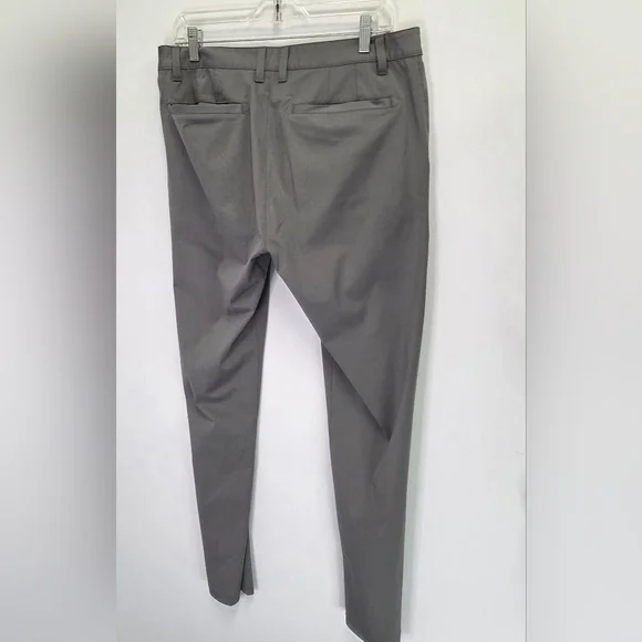 Rhone Men's Gray Golf Casual Performance Pants Size 33x30 - Picture 4 of 5
